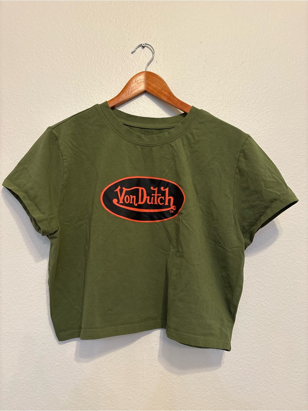 90s VON DUTCH Olive Green Crop Tee 🫒✨
Size L